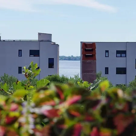Nada Apartment Vir