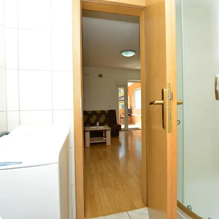 Nada Apartment Vir
