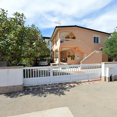 Apartment Nada Vir