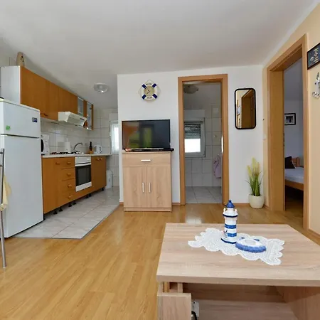 Nada Apartment Vir