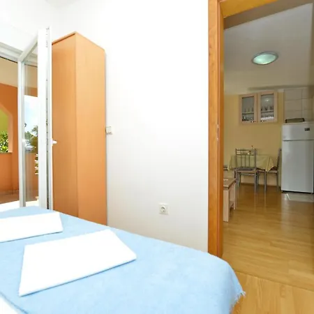 Nada Apartment Vir