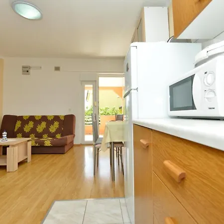 Nada Apartment Vir